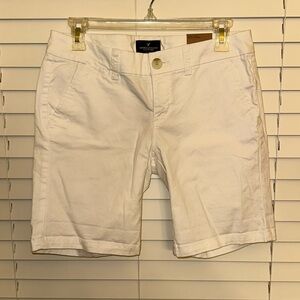 NWT American Eagle white Bermuda shorts